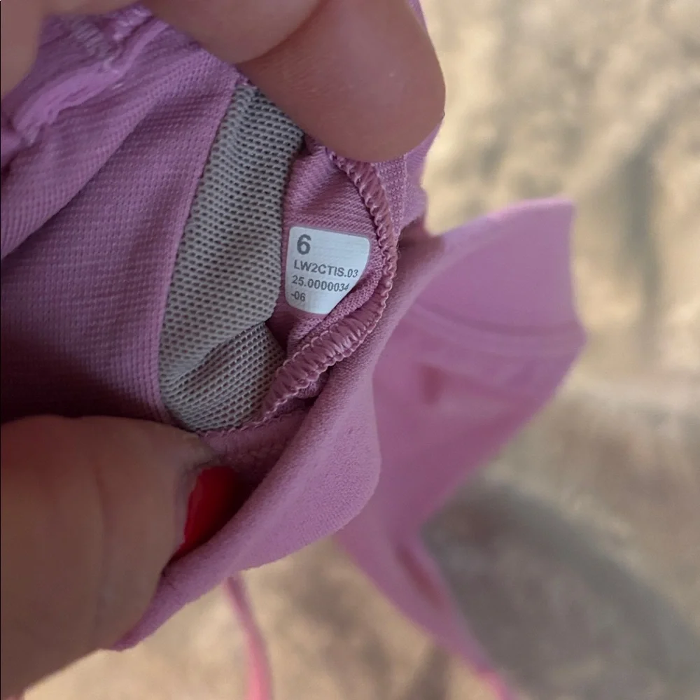Lululemon 6 - Picture 3 of 3